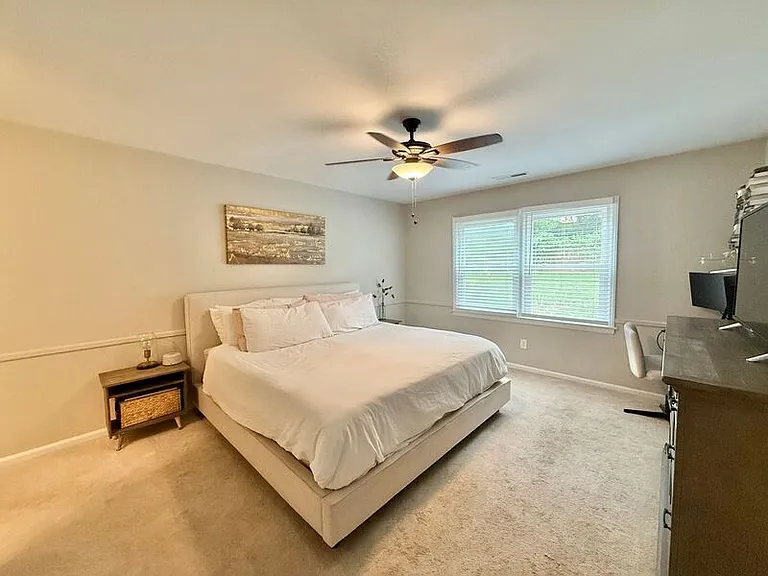 908 Plateau Ln — Photo 12