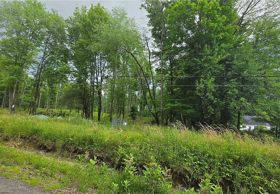 2nd image of 17 Ball Hill Rd