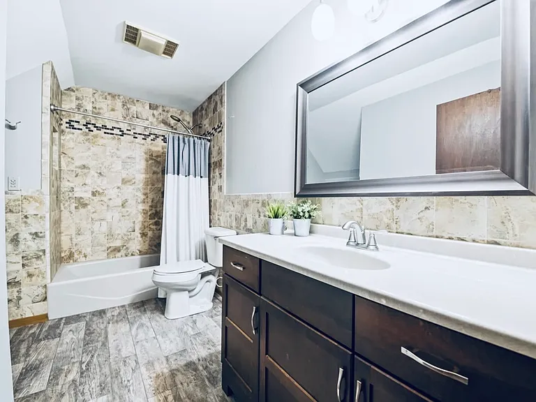 947 Canterbury Dr #60014 — Photo 13