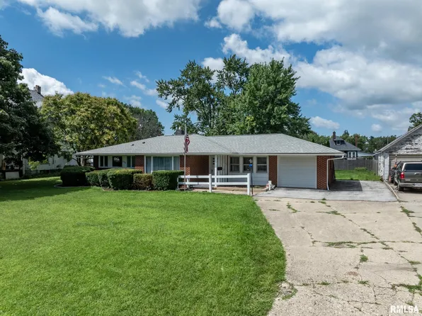 607 W Monmouth St, Abingdon, IL 61410