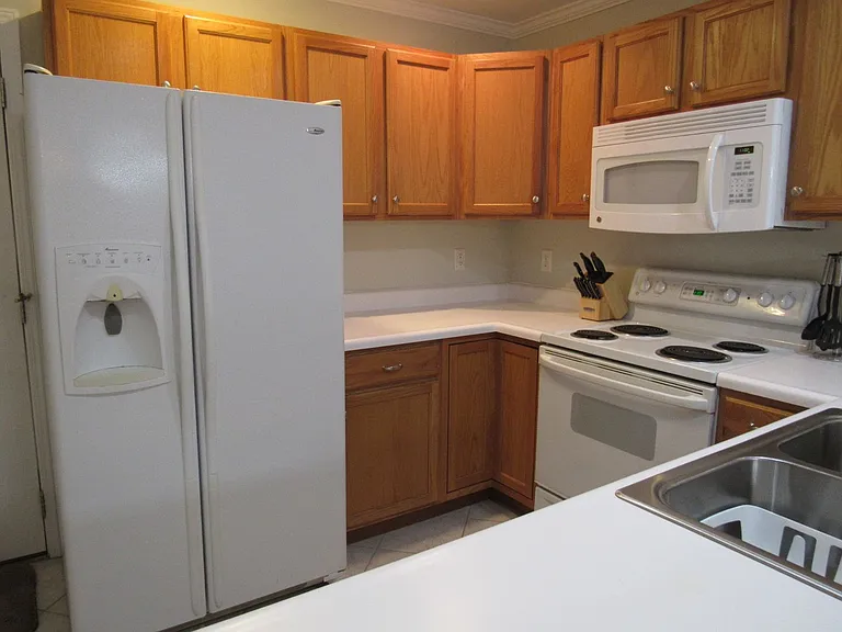 549 Park Place Dr #1D — Photo 4