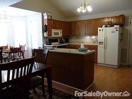 Kitchen-all appliances included!
						:
						Brand new laminate floors in the kitchen! Completes the country charm.