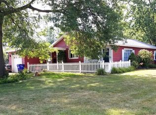 451 42nd St NE, Cedar Rapids, IA 52402