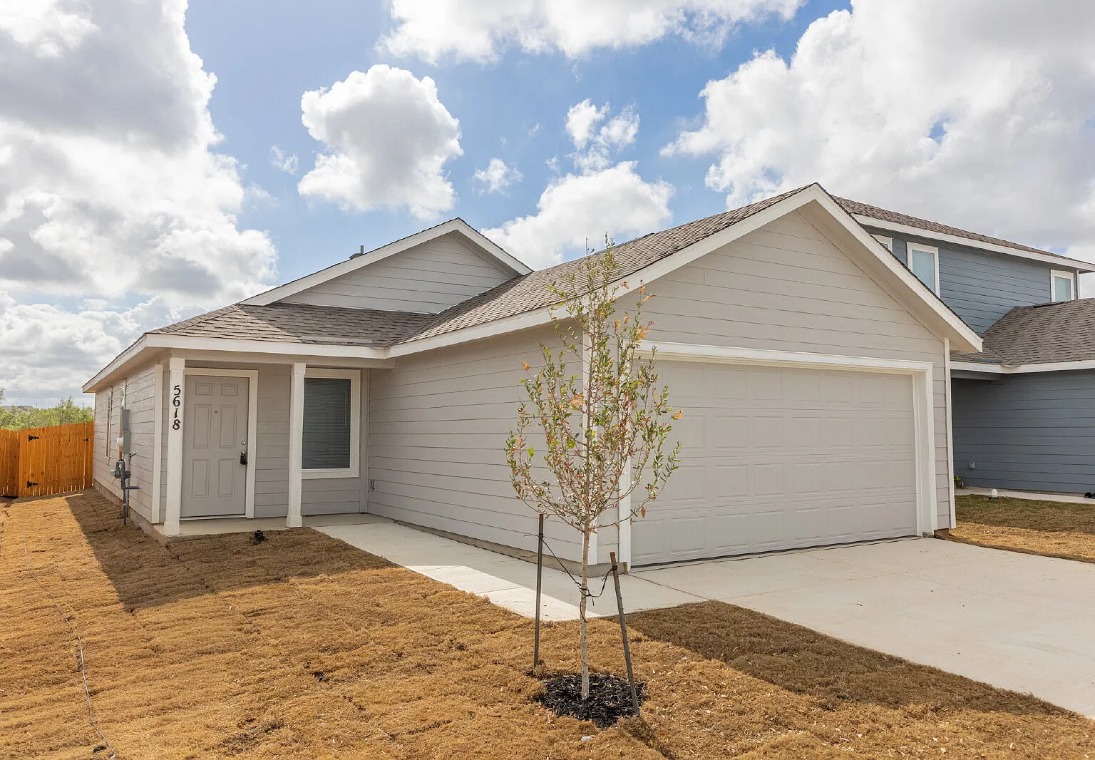 3 bed, 2.0 bath, 1266 sqft, $1,550 — Photo 2