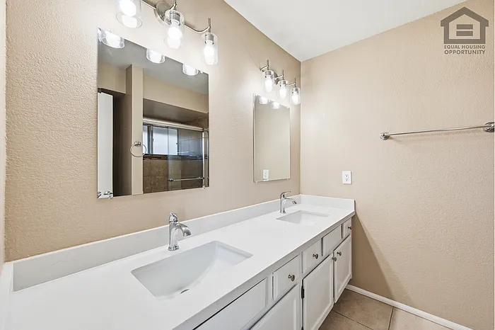 7202 W Corrine Dr — Photo 25