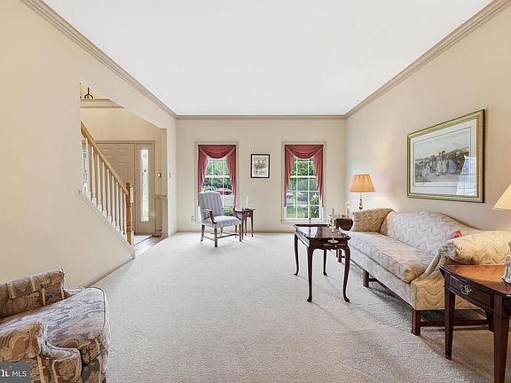 4th image of 6 Blake Ct