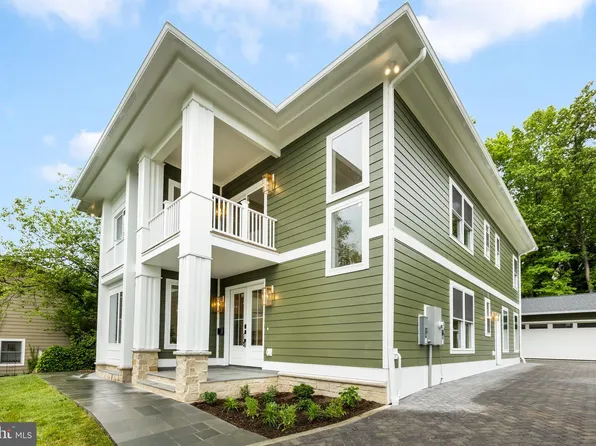 132 N Earley St, Alexandria, VA 22304