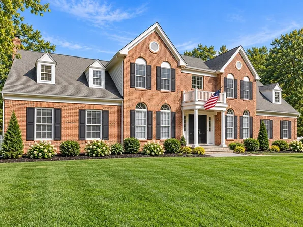 53 Greenwood Rd, Hopkinton, MA 01748