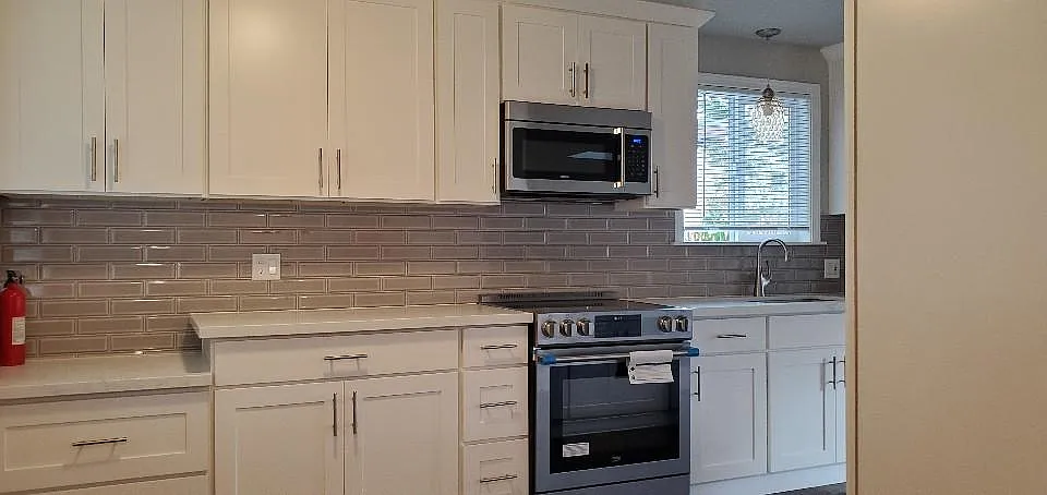 3 bed, 2.5 bath, 2080 sqft, $3,950 — Photo 4