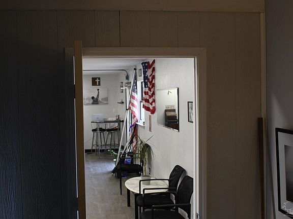 4th image of 2515 E Johnson Ave
