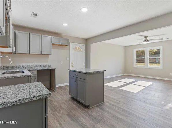 313 Rollingwood Drive, Dudley, NC 28333