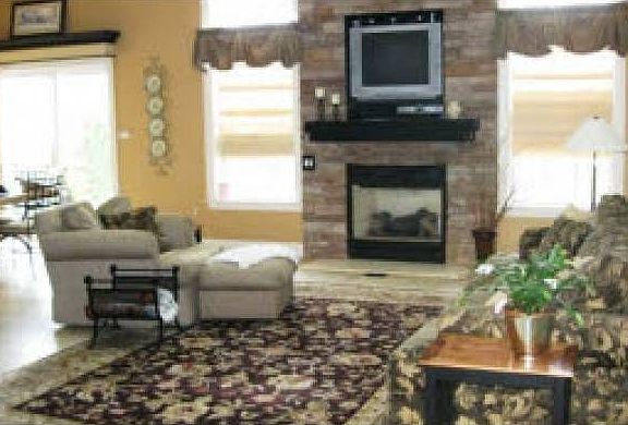89 Crestview Dr