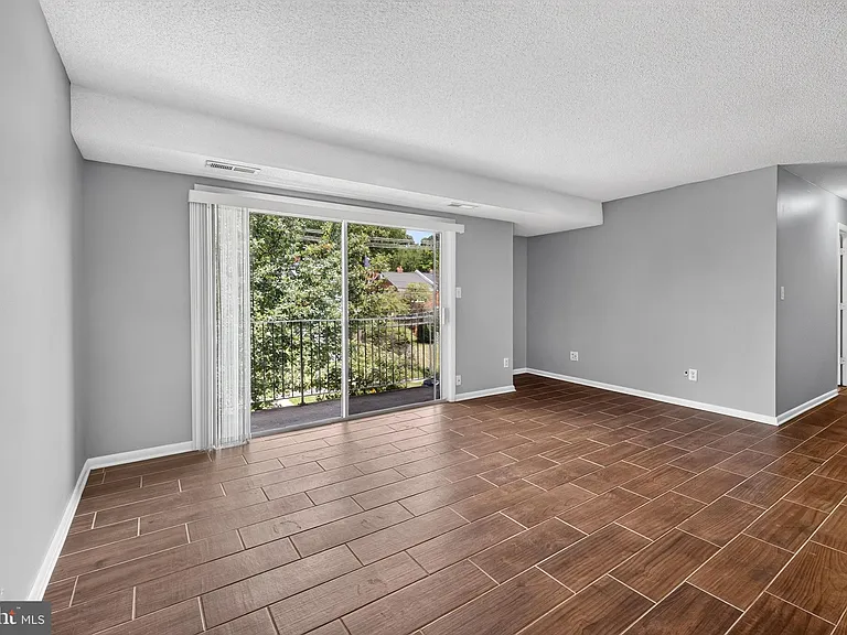 625 Chesapeake St SE #301 — Photo 21