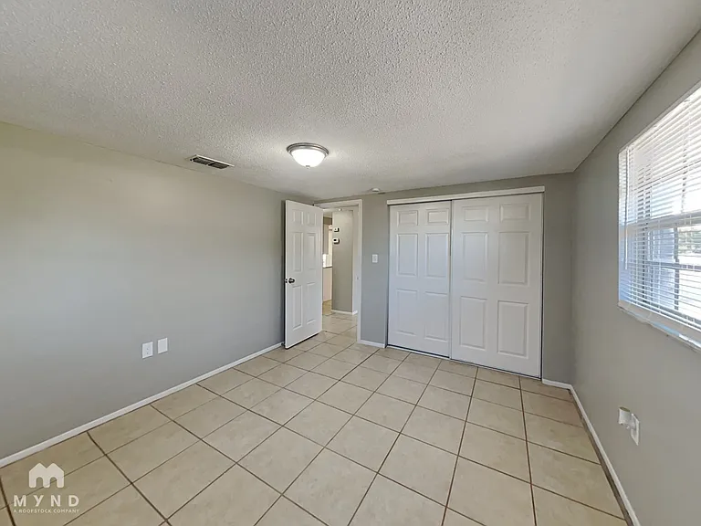9136 Suffolk Ln — Photo 9