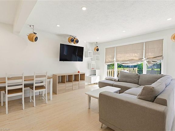 5th image of 161 Berkindale Dr #7