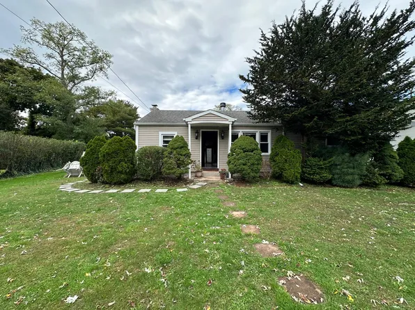 (undisclosed Address), Huntington Station, NY 11746