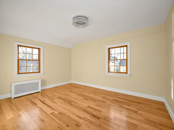 85-11 Eton Street image 11 of 20