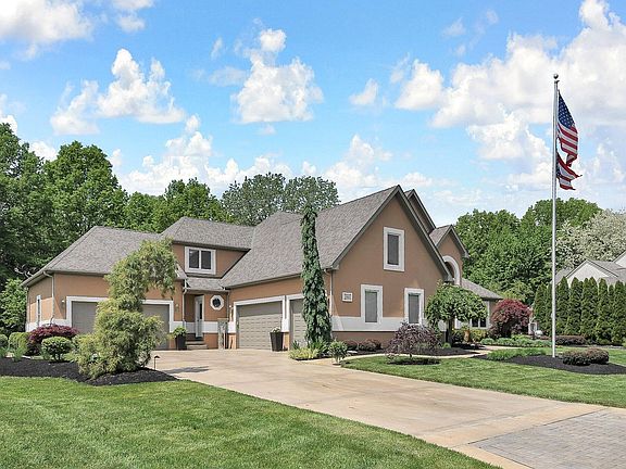 2nd image of 1645 Eagle Glen Dr