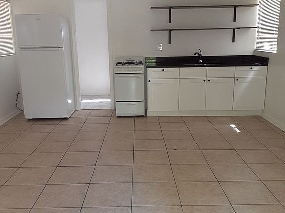 3rd image of 602 Lake St #A