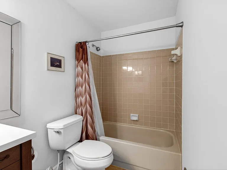 6038 Lasalle Rd — Photo 49