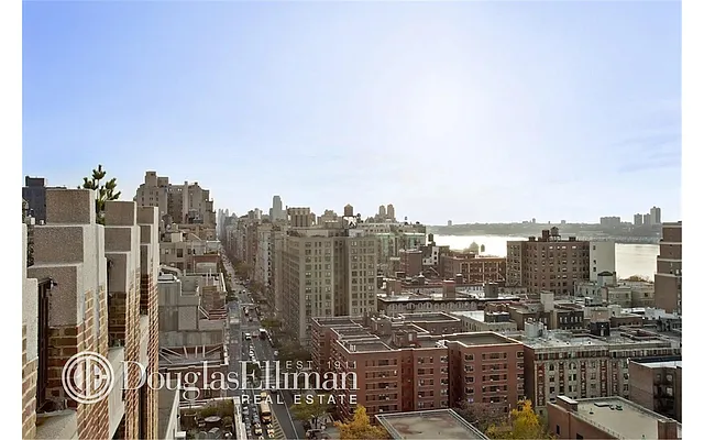 Rented by Douglas Elliman | media 24