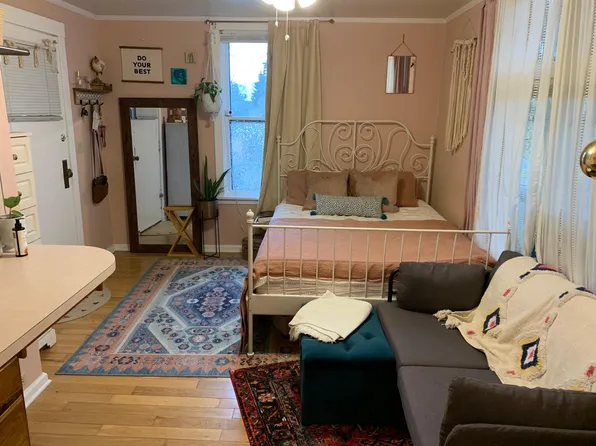 1-806 E 28th St #1, Vancouver, WA 98663