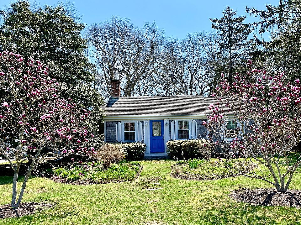2nd image of 157 Pond View Dr