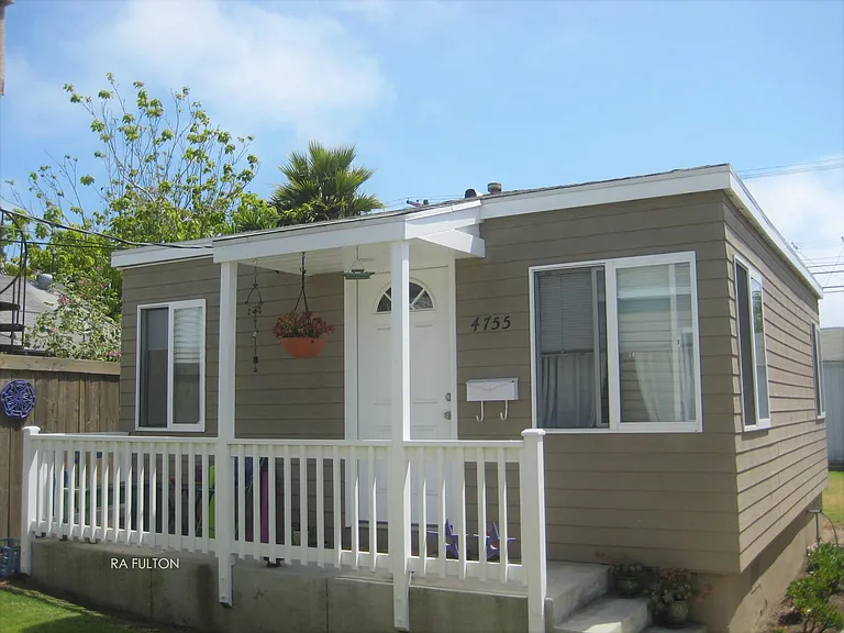 4755 Newport Ave — Photo 1