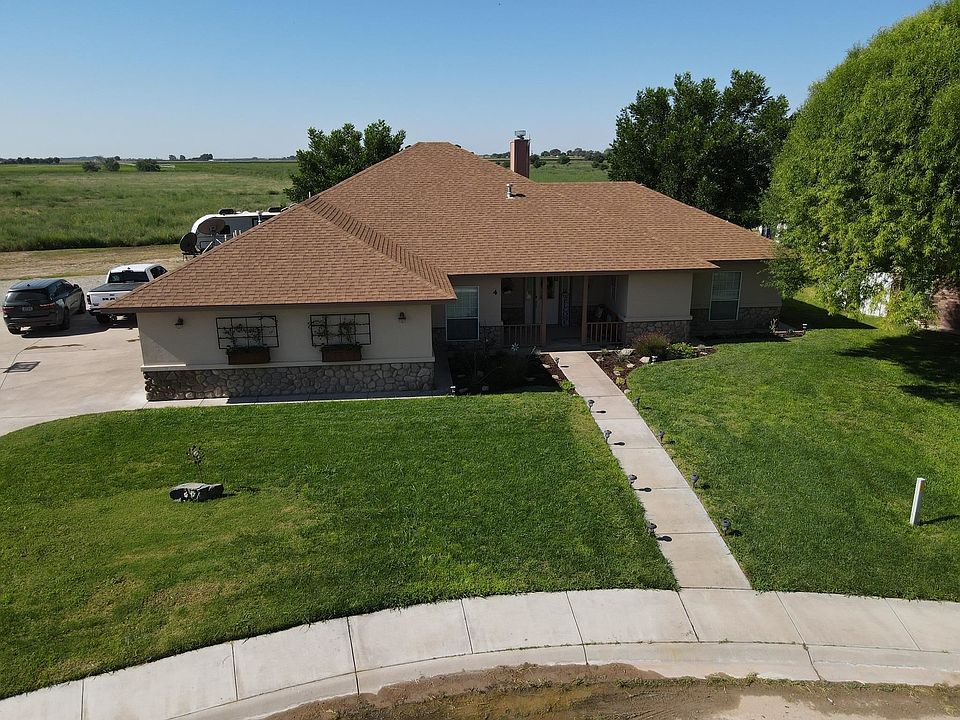 1st image of 4 W Lake Ct