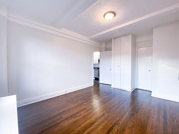 3rd image of 215 W 83rd St APT 5B