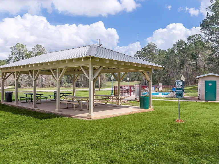 Residence at Piney Shores — Photo 9