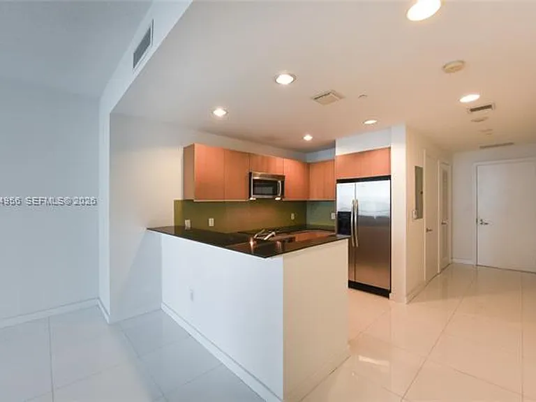 1060 Brickell Ave #1715 — Photo 2