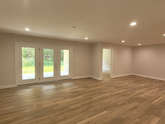5th image of 2323 Mimosa Ln