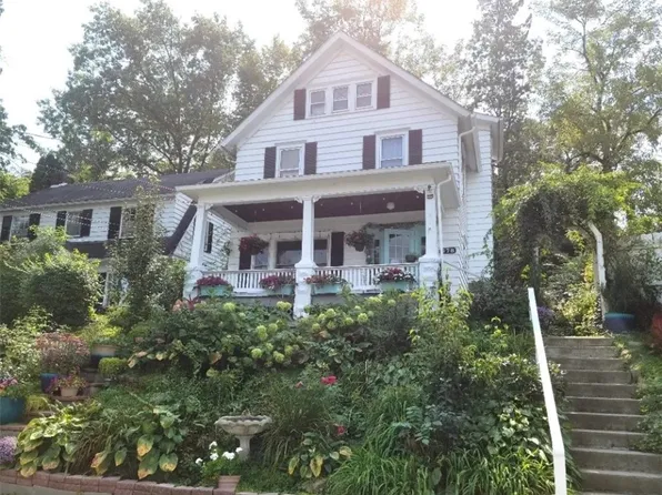 678 Chestnut St, Meadville, PA 16335