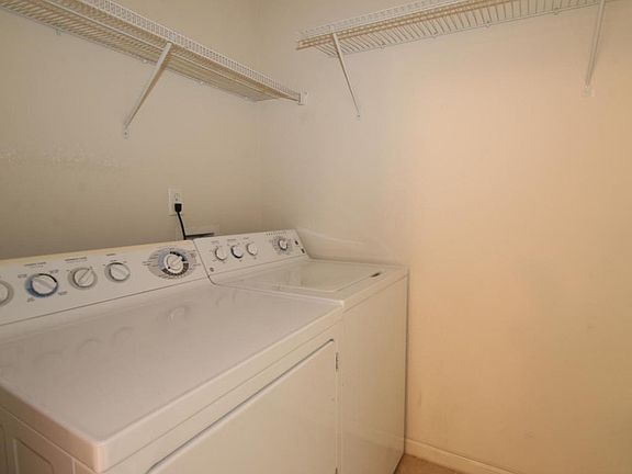 5th image of 896 W Collinswood Dr