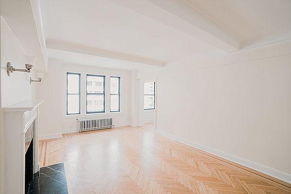 1st image of 210 E 68th St APT 14I