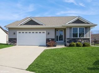 1976 Chelsea Ct, Iowa City, IA 52240