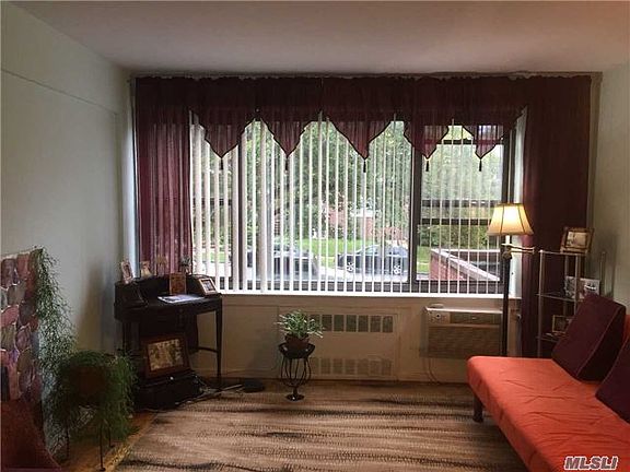 4th image of 15 Hillpark Ave