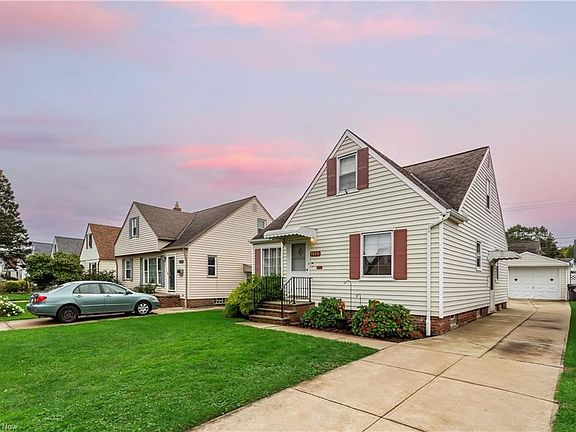 2nd image of 1115 Parkleigh Dr