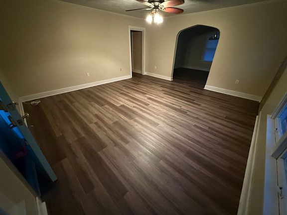 3rd image of 115 Carolyn Way