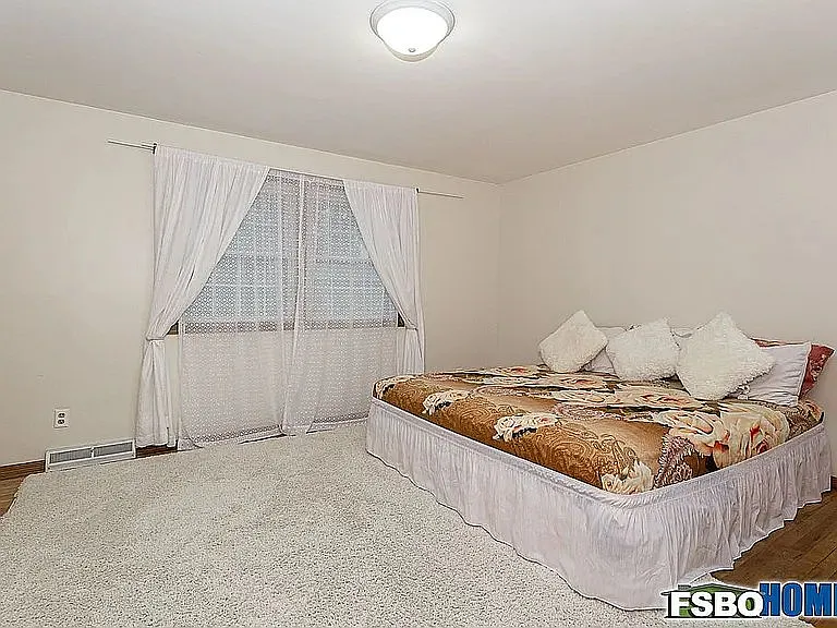 2615 Hawthorne Dr — Photo 11