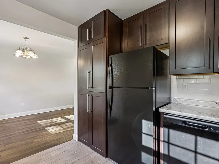 Kings Gardens Apartments — Photo 15