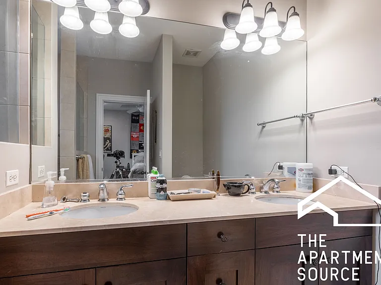 1136 W Diversey Pkwy #3 — Photo 13