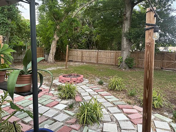 5th image of 6733 4th Ave N