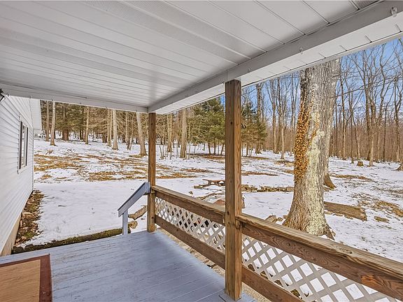 5th image of 255 Evergreen Ln