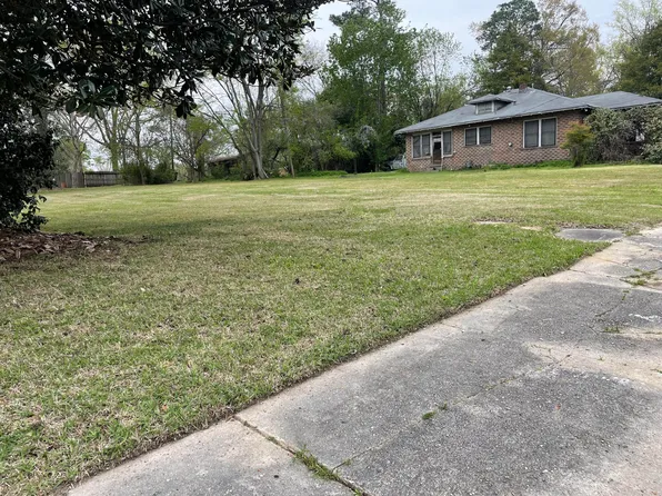 1004&08 N 1st Ave, Laurel, MS 39440