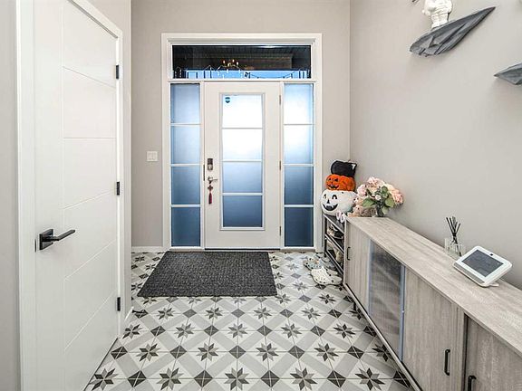 3rd image of 148 N Carringham Rd NW