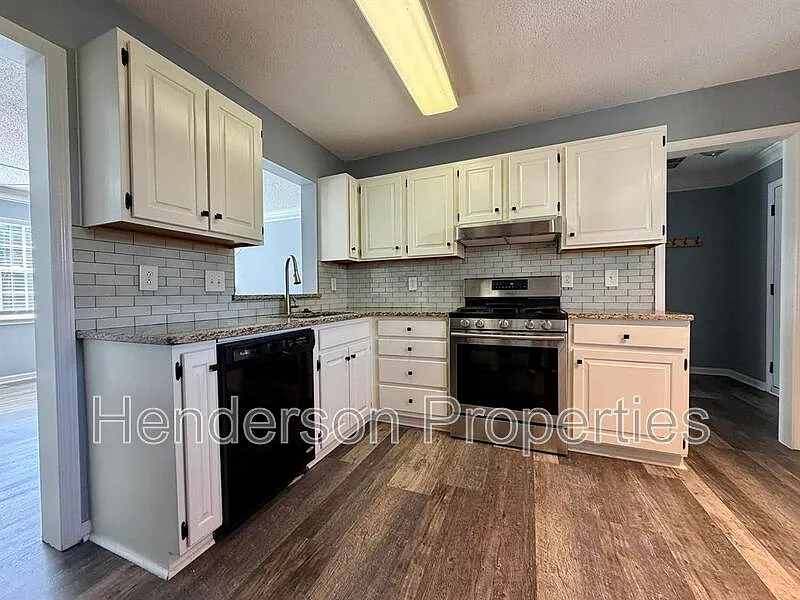 3 bed, 2.5 bath, 1175 sqft, $1,850 — Photo 2