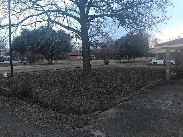 2nd image of 305 Bonita St