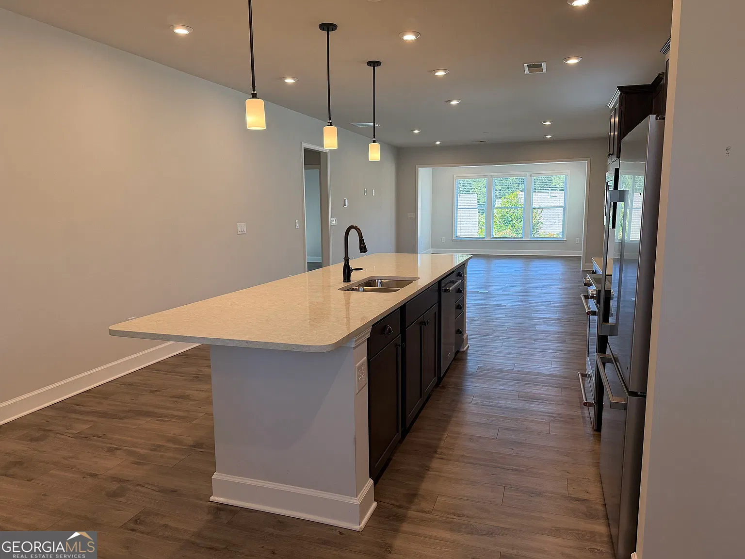 2 bed, 2.0 bath, 1722 sqft, $2,400 — Photo 4